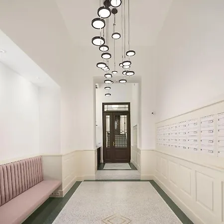 Luxury In The Centre Апартаменты Прага